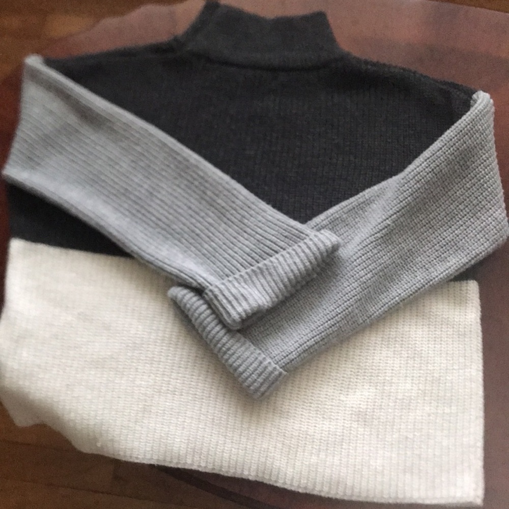 Multicolored Turtle-Neck Sweater